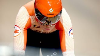 2023-08-07 12:09:40 epa10788942 Hetty van de Wouw of the Netherlands competes in the Women's Elite Sprint qualification at the UCI Cycling World Championships 2023 in Glasgow, Britain, 07 August 2023.  EPA/ADAM VAUGHAN