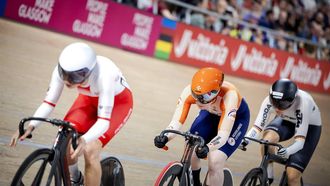 2023-08-05 19:24:34 GLASGOW - Hetty van de Wouw in actie op het onderdeel Keirin tijdens de wereldkampioenschappen baanwielrennen. De Schotse stad is van 3 tot en met 13 augustus het toneel van een wereldkampioenschap met meerdere fiets disciplines. ANP ROBIN VAN LONKHUIJSEN