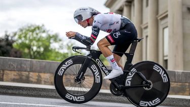 Portugal's Joao Pedro Almeida rides during the fifth stage of the Tour of Romandie UCI cycling World tour, 17.1 km loop from the start to the finish in Geneva on May 4, 2025. 
Fabrice COFFRINI / AFP