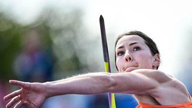 Netherlands' Emma Oosterwegel competes in the women's heptathlon javelin throw groups A and B during the European Athletics Championships at Alexander Stadium in Birmingham on August 15, 2026. 
Ben STANSALL / AFP