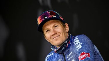 Alpecin-Deceuninck's Danish rider Soren Kragh Andersen looks on at the start of the Men's race of the 'La Fleche Wallonne', a one day cycling race (Waalse Pijl - Walloon Arrow), 199 km from Charleroi to Huy, on April 17, 2024.  
JASPER JACOBS / Belga / AFP