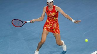 epa11069070 Elena Rybakina of Kazakhstan in action during her quarterfinal match against Ekaterina Alexandrova of Russia at the 2024 Adelaide International tennis tournament in Adelaide, Australia, 11 January 2024.  EPA/MATT TURNER AUSTRALIA AND NEW ZEALAND OUT