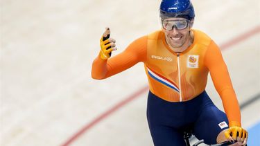 SAINT-QUENTIN-EN-YVELINES - Jan-Willem van Schip tijdens de Omnium scratch (mannen) bij het baanwielrennen in het Velodrome op de Olympische Spelen. ANP KOEN VAN WEEL