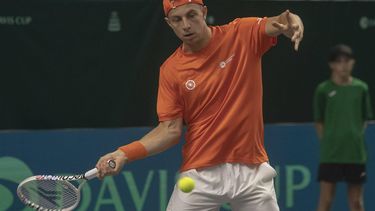 2023-09-12 16:33:19 epa10856416 Tallon Griekspoor of Netherlands in action against Emil Ruusuvuori of Finland during the Davis Cup Group D match between Netherlands and Finland in Split, Croatia, 12 September 2023.  EPA/-