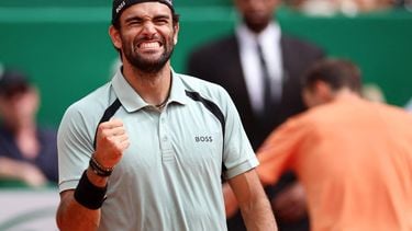 Italy's Matteo Berrettini celebrates after winning against Russia's Daniil Medvedev during the Monte Carlo ATP Masters Series Tournament round of 32 tennis match on Court Rainier III at the Monte-Carlo Country Club in Roquebrune-Cap-Martin, south-eastern France on April 8, 2026. 
Valery HACHE / AFP