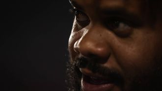epa09510253 Los Angeles Dodgers pitcher Kenley Jansen watches his team play during the Major League Baseball National League Wild Card playoff game at Dodgers stadium in Los Angeles, California, USA, 06 October 2021. The winner of the one-game playoff game will advance to the National League Division Series against the National League West Champion San Francisco Giants.  EPA/CHRISTIAN MONTERROSA