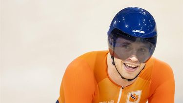 SAINT-QUENTIN-EN-YVELINES - Harrie Lavreysen tijdens kwartfinales Sprint (mannen) bij het baanwielrennen in het Velodrome op de Olympische Spelen. ANP KOEN VAN WEEL