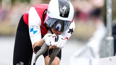 2023-09-20 14:57:10 EMMEN - Marlen Reusser in actie tijdens de individuele tijdritten voor vrouwen op de eerste dag van de Europese kampioenschappen wielrennen. ANP VINCENT JANNINK