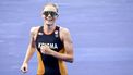 PARIJS - Triatleet Maya Kingma komt over de finish tijdens de individuele triatlon voor vrouwen op de Olympische Spelen. ANP ROBIN VAN LONKHUIJSEN