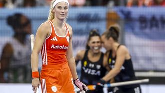 AMSTELVEEN - Yibbi Jansen van Nederland reageert na de 1-1 van Argentinië ijdens de finale op het WK hockey tussen Nederland en Argentinië in het Wagener Stadion. SEM VAN DER WAL / ANP