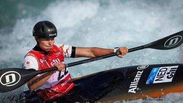 Netherlands' Martina Wegman competes during the women's kayak semi-final at the ICF Canoe Slalom World Championships at Lee Valley White Water Centre, north of London, on September 23, 2023. 
Adrian DENNIS / AFP