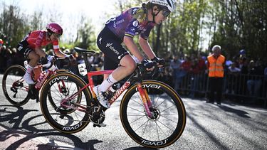 Dutch Anna van der Breggen of SD Worx-Protime rides during the women's race of the Tour of Flanders one day cycling race, 168,8 km with start and finish in Oudenaarde, on April 6, 2025.
 
JASPER JACOBS / Belga / AFP