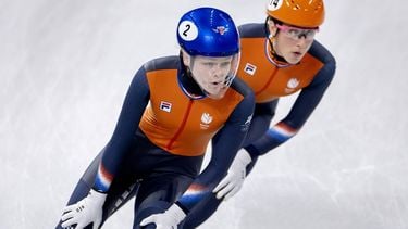 MILAAN - Xandra Velzeboer en Suzanne Schulting tijdens de kwart finales 1500 meter bij het shorttrack schaatsen in de Milano Ice Skating Arena op de Olympische Winterspelen van Milaan. SEM VAN DER WAL / ANP
