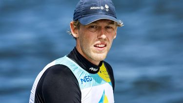 SCHEVENINGEN - Duko Bos in actie tijdens de ILCA 7 medaillerace op tiende dag van de wereldkampioenschappen zeilen. ANP SEM VAN DER WAL