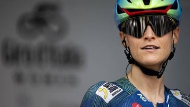 AG Insurance-Soudal's Slovenian cyclist Urska Zigart looks on during the pre-stage presentation ahead of the 9th stage of the Giro d'Italia Women 2026 between Saluzzo and Saluzzo in Saluzzo on June 7, 2026. 
MARCO BERTORELLO / AFP