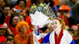 HEERENVEEN - Antoinette Rijpma-De Jong (Nederland) na het winnen van de allroundtitel op de slotdag van de ISU EK Allround en Sprint in Thialf. ANP VINCENT JANNINK