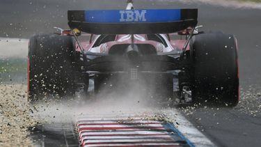 epa12279739 Ferrari driver Lewis Hamilton of Great Britain competes during the qualifying session for the Formula One Hungarian Grand Prix at the Hungaroring circuit in Mogyorod, Hungary, 02 August 2025, one day ahead of the race.  EPA/Zsolt Czegledi HUNGARY OUT