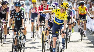 ROOSENDAAL - Tour de Femmes-winnares Annemiek van Vleuten wint de dameskoers op wielerevenement Draai van de Kaai. ANP ROB ENGELAAR