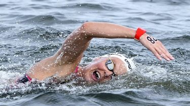 epa10752636 Sharon Van Rouwendaal of the Netherlands competes during the women's 5km open water swimming event at the World Aquatics Championships 2023 in Fukuoka, Japan, 18 July 2023.  EPA/FRANCK ROBICHON