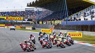 ASSEN - Coureur Nicolo Bulega (nr 11) wint alweer de race op zijn Ducati Panigale V4R  tijdens de WK Superbike op het TT Circuit van Assen. World SBK. Race 2 WSBK.   MARCEL J. DE JONG / ANP