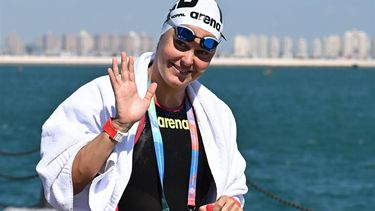 Netherlands' Sharon Van Rouwendaal arrives for the start of the final of the women's 5km open water swimming event during the 2024 World Aquatics Championships at Doha Port in Doha on February 7, 2024. 
Manan VATSYAYANA / AFP