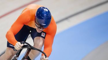 SAINT-QUENTIN-EN-YVELINES - Harrie Lasreysen tijdens de finale van het onderdeel sprint (m) bij het baanwielrennen in het Velodrome op de Olympische Spelen. ANP KOEN VAN WEEL