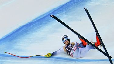 epa11073286 Aleksander Aamodt Kilde of Norway crashes during the Men's downhill race at the FIS Alpine Skiing World Cup in Wengen, Switzerland, 13 January 2024.  EPA/PETER SCHNEIDER