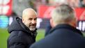 UTRECHT - (l-r) PSV Eindhoven coach Peter Bosz, FC Utrecht coach Ron Jans voorafgaand aan de Nederlandse Eredivisie wedstrijd tussen FC Utrecht en PSV Eindhoven in stadion Galgenwaard op 1 december 2024 in Utrecht, Nederland. ANP OLAF KRAAK