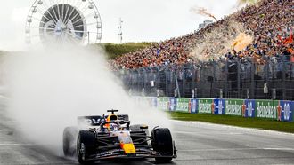 ZANDVOORT - Max Verstappen (Red Bull Racing) komt over de finish en wint de F1 Grand Prix van Nederland op het Circuit van Zandvoort op 27 augustus 2023 in Zandvoort, Nederland. ANP REMKO DE WAAL