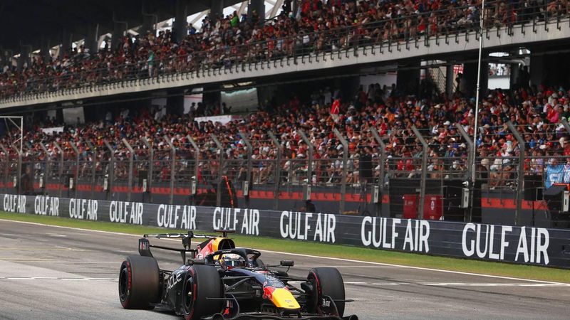 epa13280240 Red Bull Racing driver Max Verstappen of Netherlands competes in the 2026 Formula 1 Bahrain Grand Prix at the Sepang International Circuit in Malaysia, in Sepang, Malaysia, 04 October 2026.  EPA/ANNICE LYN / POOL