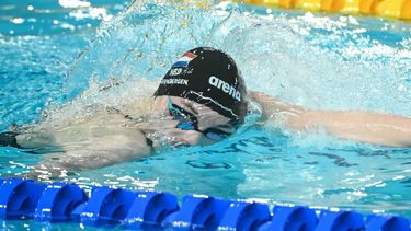 epa12575393 Marrit Steenbergen of Netherlands competes in the Women's 200m Individual Medley Final during the European Short Course Swimming Championships at the Aqua Lublin, in Lublin, 06 December 2025.  EPA/Wojtek Jargilo POLAND OUT