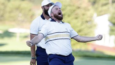 epa12413634 Shane Lowry of Europe celebrates after securing the Ryder Cup for Europe during the singles matches of the 2025 Ryder Cup golf tournament at the Bethpage Black Golf Course in Farmingdale, New York, USA, 28 September 2025.  EPA/ERIK S. LESSER