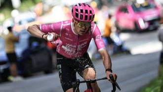 EF Education - EasyPost's French rider Alex Baudin cool down with water as he cycles in a breakaway during the 1st stage of the Tour Auvergne-Rhone-Alpes cycling race (formerly known as the Criterium du Dauphine), 146,2km between Vizille and Saint-Ismier, in the French Alps, on June 7, 2026. 
Anne-Christine POUJOULAT / AFP