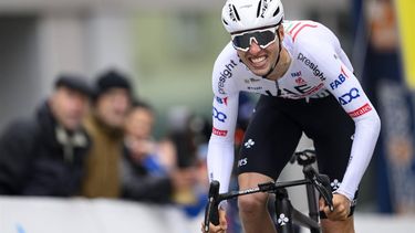 epa11295687 Jan Christen from Switzerland of UAE Team Emirates in action during the Tour de Romanie's Prologue, a 2.28 km individual time trial in Payerne, Switzerland, 23 April 2024.  EPA/LAURENT GILLIERON
