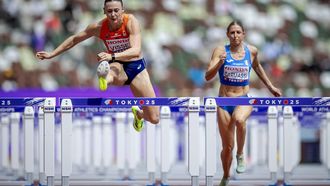 TOKIO - Nadine Visser op het onderdeel 100 meter horden tijdens de WK atletiek in het Japan National Stadium. ANP ROBIN VAN LONKHUIJSEN