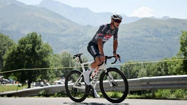 epa12245469 Dutch rider Mathieu Van Der Poel of Alpecin - Deceuninck team in action during the 13th stage of the Tour de France, an Individual Time Trial (ITT) over 10.9km from Loudenvielle to Peyragudes, France, 18 July 2025.  EPA/CHRISTOPHE PETIT TESSON