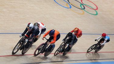 Britain's Emma Finucane, New Zealand's Bryony Botha, Netherlands' Hetty van de Wouw, New Zealand's Rebecca Petch, China's Guo Yufang and Canada's Kelsey Mitchell compete in   a women's track cycling keirin quarter-final of the Paris 2024 Olympic Games at the Saint-Quentin-en-Yvelines National Velodrome in Montigny-le-Bretonneux, south-west of Paris, on August 8, 2024. 
Thomas SAMSON / AFP