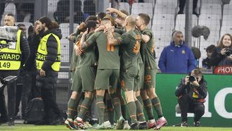 epa11173406 Players of Shakhtar celebrate after scoring the opening goal during the UEFA Europa League knock- out round play-offs, 2nd leg soccer match between Olympique Marseille and Shaktar Donetsk, France 22 February 2024.  EPA/SEBASTIEN NOGIER