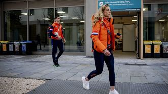 MILAAN - Joy Beune onderweg naar een training tijdens een persmoment in het olympisch dorp. De Nederlandse sporters bereiden zich in Italië voor op de Olympische Winterspelen. ROBIN VAN LONKHUIJSEN / ANP