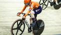 APELDOORN - Team Nederland Hetty van de Wouw in actie tijdens de 1/4 finale sprint vrouwen op de tweede dag van het EK baanwielrennen in het Apeldoornse Omnisportcentrum. ANP VINCENT JANNINK