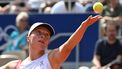 epa11519050 Iga Swiatek of Poland in action during her Women's Singles bronze medal match against Anna Karolina Schmiedlova of the Czech Republic during the Tennis competitions in the Paris 2024 Olympic Games, at the Roland Garros in Paris, France, 02 August 2024.  EPA/CAROLINE BLUMBERG