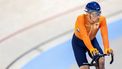 SAINT-QUENTIN-EN-YVELINES - Jan-Willem van Schip tijdens de Omnium eliminatie (mannen) bij het baanwielrennen in het Velodrome op de Olympische Spelen. ANP KOEN VAN WEEL