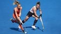 epa11528141 Laura Nunnink (L) of the Netherlands in action against Fiona Crackles of Great Britain  in the Women quarterfinal between the Netherlands and Great Britain of the Field Hockey competitions in the Paris 2024 Olympic Games, at the Yves-du-Manoir Stadium in Colombes, France, 05 August 2024.  EPA/CHRISTOPHE PETIT TESSON