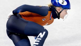 MILAAN - Xandra Velzeboer tijdens de kwart finales 1000 meter bij het shorttrack schaatsen in de Milano Ice Skating Area op de Olympische Winterspelen van Milaan. ROBIN VAN LONKHUIJSEN / ANP