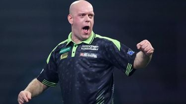 epa12610413 Michael van Gerwen of the Netherlands gestures as he plays against Ireland’s William O'Connor during his second round World Darts Championships match at Alexandra Palace in London, Britain, 23 December 2025. The sporting event runs from 11 December 2025 to 03 January 2026.  EPA/ANDY RAIN