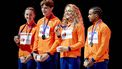 TOKIO - Femke Bol, Jonas Phijffers, Lieke Klaver en Eugene Omalla met hun zilveren medaille tijdens de medaille ceremonie van de 4x400 meter gemengde estafette tijdens de WK atletiek in Japan . ANP ROBIN VAN LONKHUIJSEN
