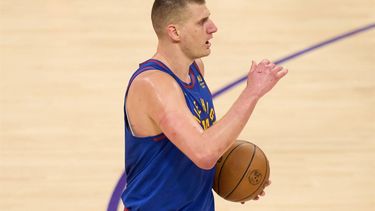 epa10642457 Denver Nuggets center Nikola Jokic looks down the court during the first half of the NBA Western Conference Finals game at Crypto.com Arena in Los Angeles, California, USA, 20 May 2023.  EPA/ALLISON DINNER  SHUTTERSTOCK OUT