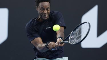 epa11084621 Gael Monfils of France in action during the Men's 2nd round match against Tomas Martin Etcheverry of Argentina at the Australian Open tennis tournament in Melbourne, Australia, 17 January 2024.  EPA/MAST IRHAM