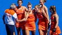 PARIJS - Nederlandse hockeyster Joosje Burg (3e L) na afloop van de halve finale hockey tegen Argentinië, op de Olympische Spelen. ANP REMKO DE WAAL