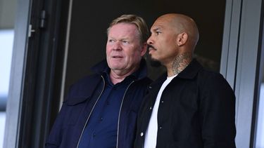 VELSEN-ZUID -  Bondscoach Ronald Koeman en directeur KNVB Nigel de Jong tijdens de Nederlandse Eredivisie wedstrijd tussen Telstar en PEC Zwolle in het BUKO Stadion op 15 augustus 2025 in Velsen, Nederland. ANP OLAF KRAAK